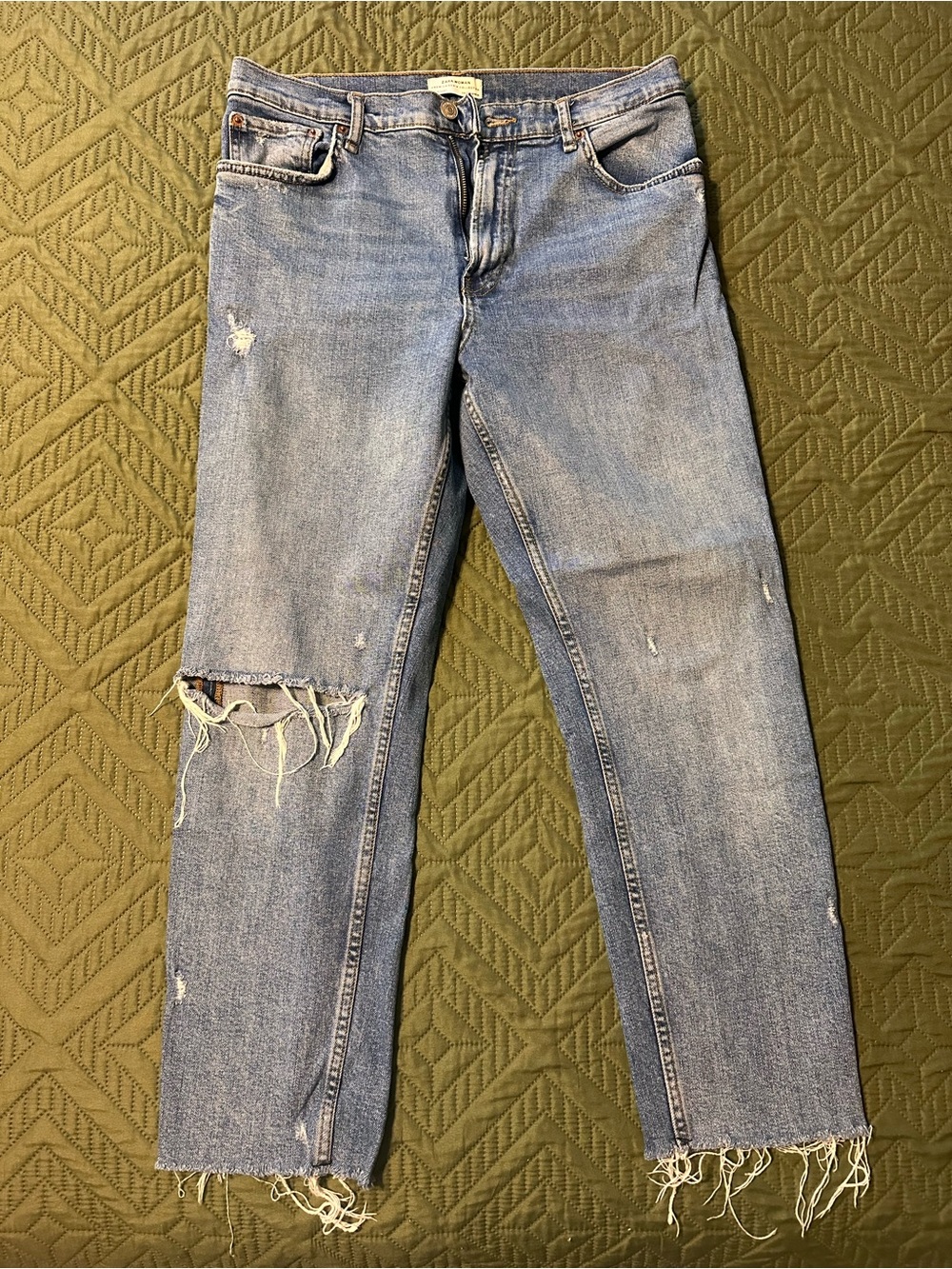 ⭐️2/$20⭐️ Zara Light Blue Straight Leg Distressed Jeans